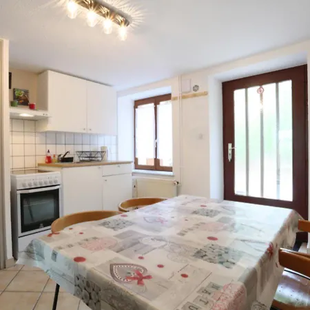 Aurel's & Jul's Location-luxeuil Meubles Pour Professionnels Curistes Et Touristes
